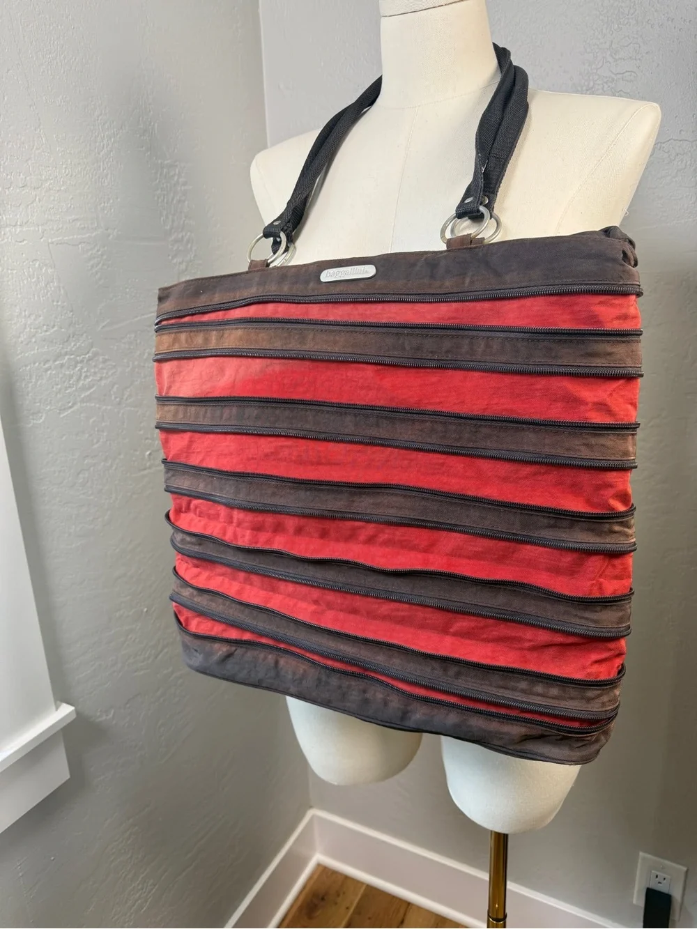 Baggallini Expandable Zip Around Travel Tote Brown Red Large Bag